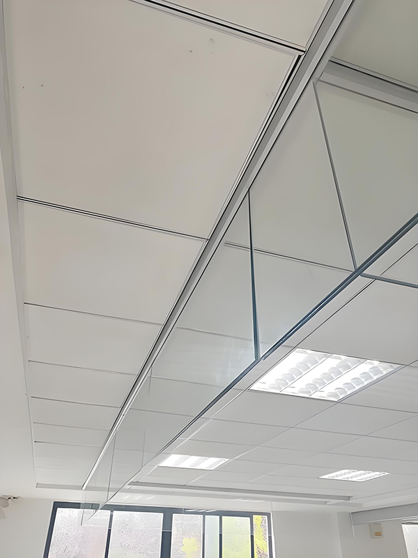 高昌玻璃高昌挡烟垂壁