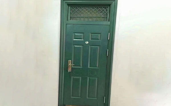 高昌学校教室门