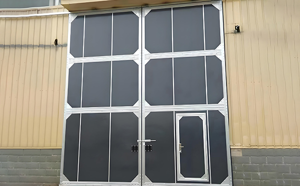 厂房高昌工业门选择与维护全解析：提升效率与安全的关键要素