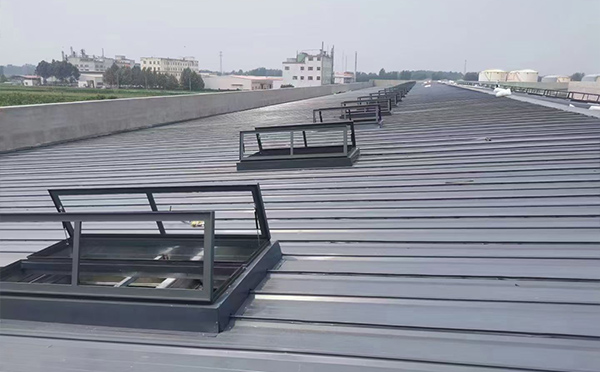 某中学室内体育馆高昌排烟窗改造项目