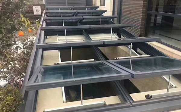 某轨道交通车辆维修车间高昌排烟窗应用