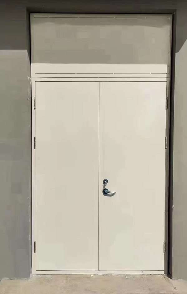 展览馆项目完成大跨度高昌防火门安装